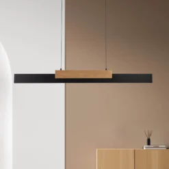 LED-Hängeleuchte Wiebke, schwarz Holzdetail 120,5 cm dimmbar