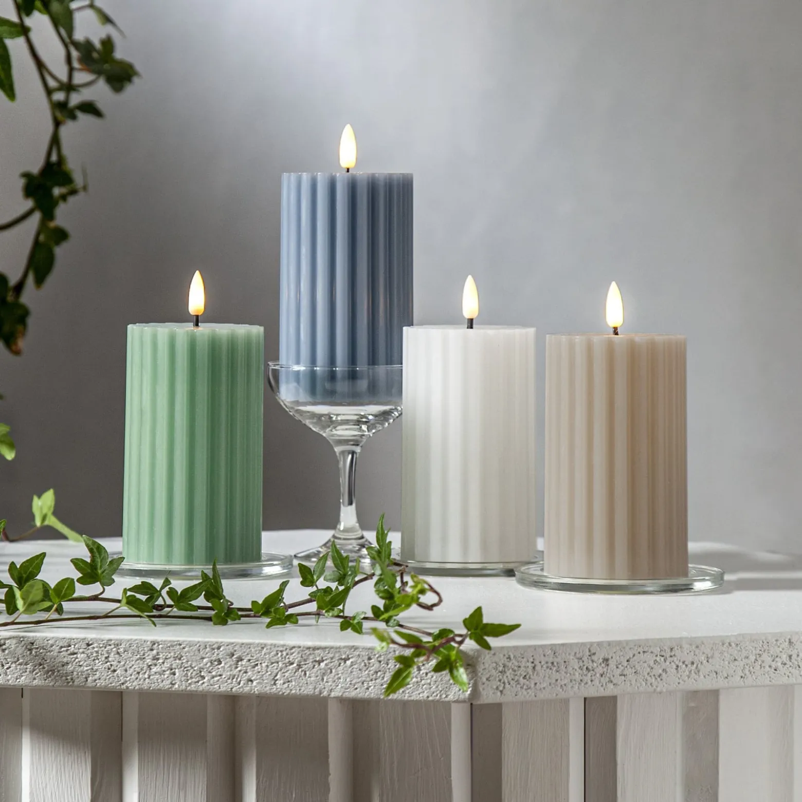 LED-Kerze Flamme Stripe weiß 15 cm Echtwachs Batteriebetrieb