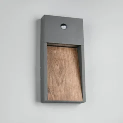 LED-Sensor-Außenwandlampe SALMON, Holzoptik, Höhe 33 cm IP44