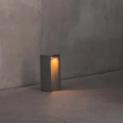 LED-Sockelleuchte Grot, 2700K, grau, Beton, IP55, Höhe 40 cm