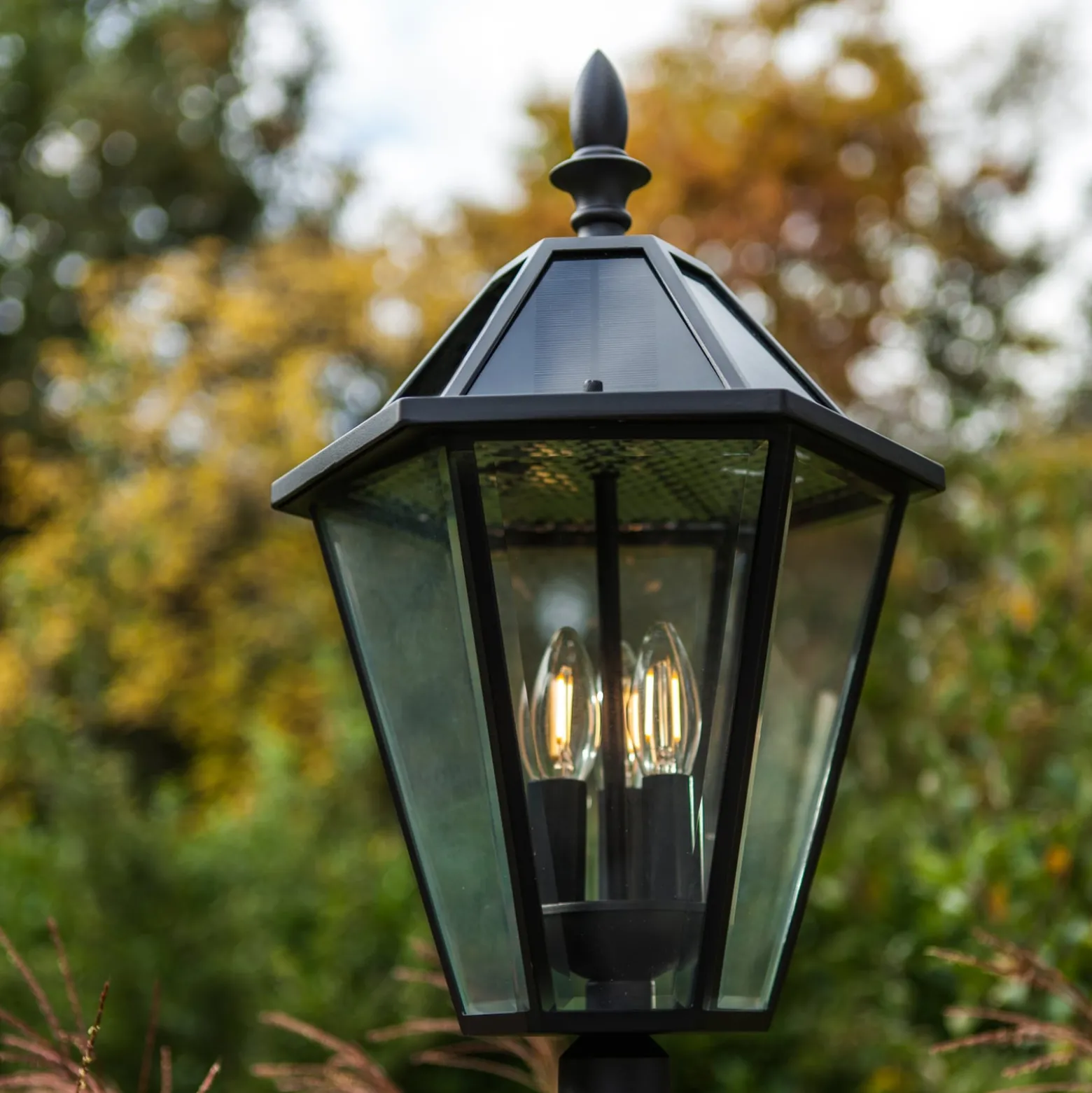 LED-Solar-Außenleuchte LONDON, schwarz, Höhe 227 cm, IP44