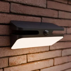 LED-Solar-Außenwandlampe AERO, schwarz, 21 cm, Sensor, IP54