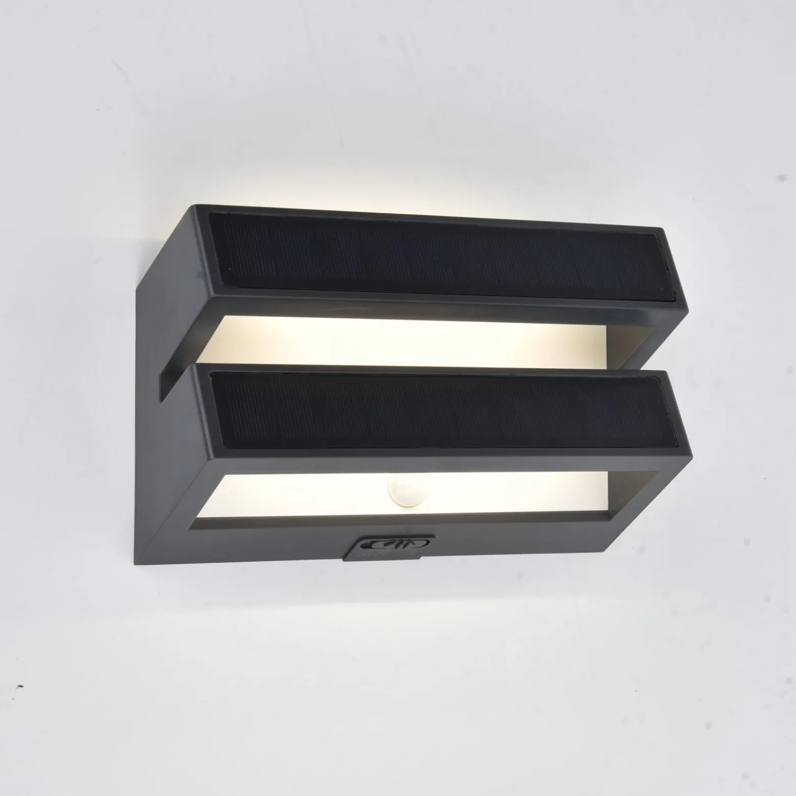 LED-Solar-Außenwandlampe BARLO, dunkelgrau 21 cm Sensor IP54