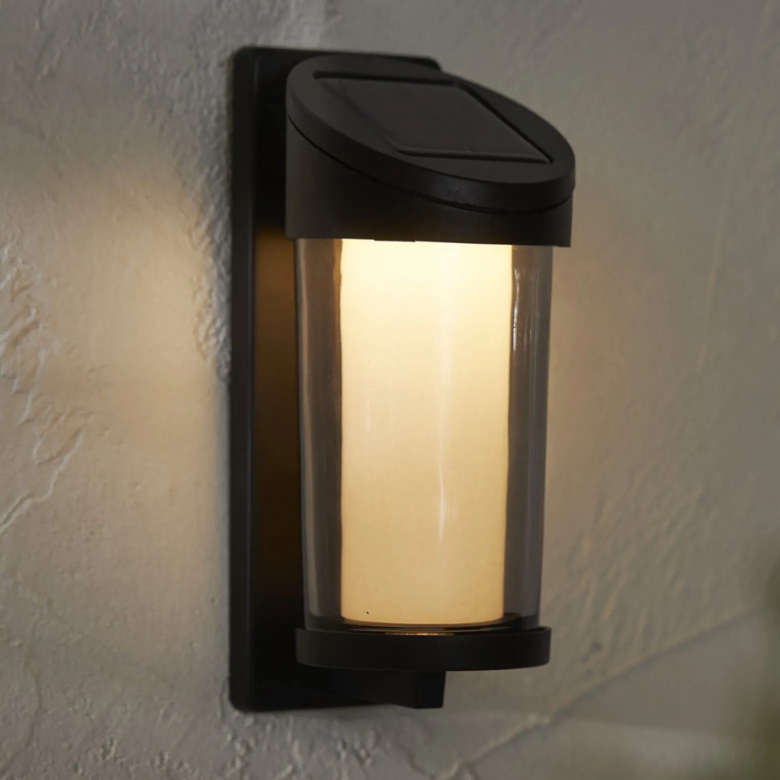 LED-Solar-Außenwandleuchte Alippa, schwarz Höhe 21 cm Metall