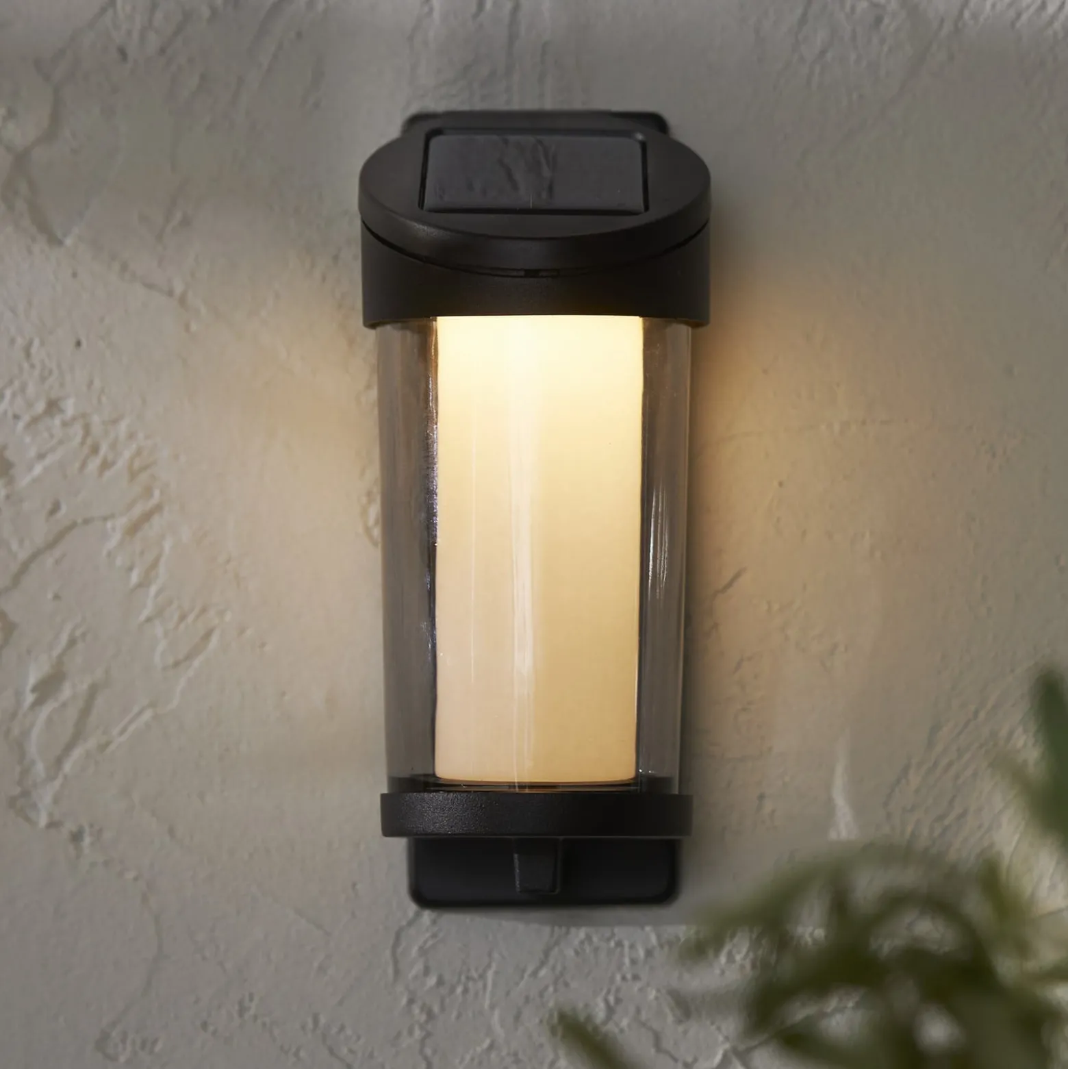 LED-Solar-Außenwandleuchte Alippa, schwarz Höhe 21 cm Metall