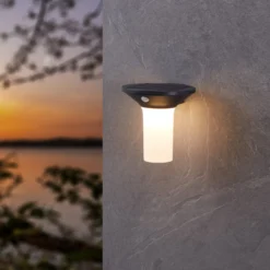 LED-Solar-Außenwandleuchte Corbezzola, schwarz, Sensor