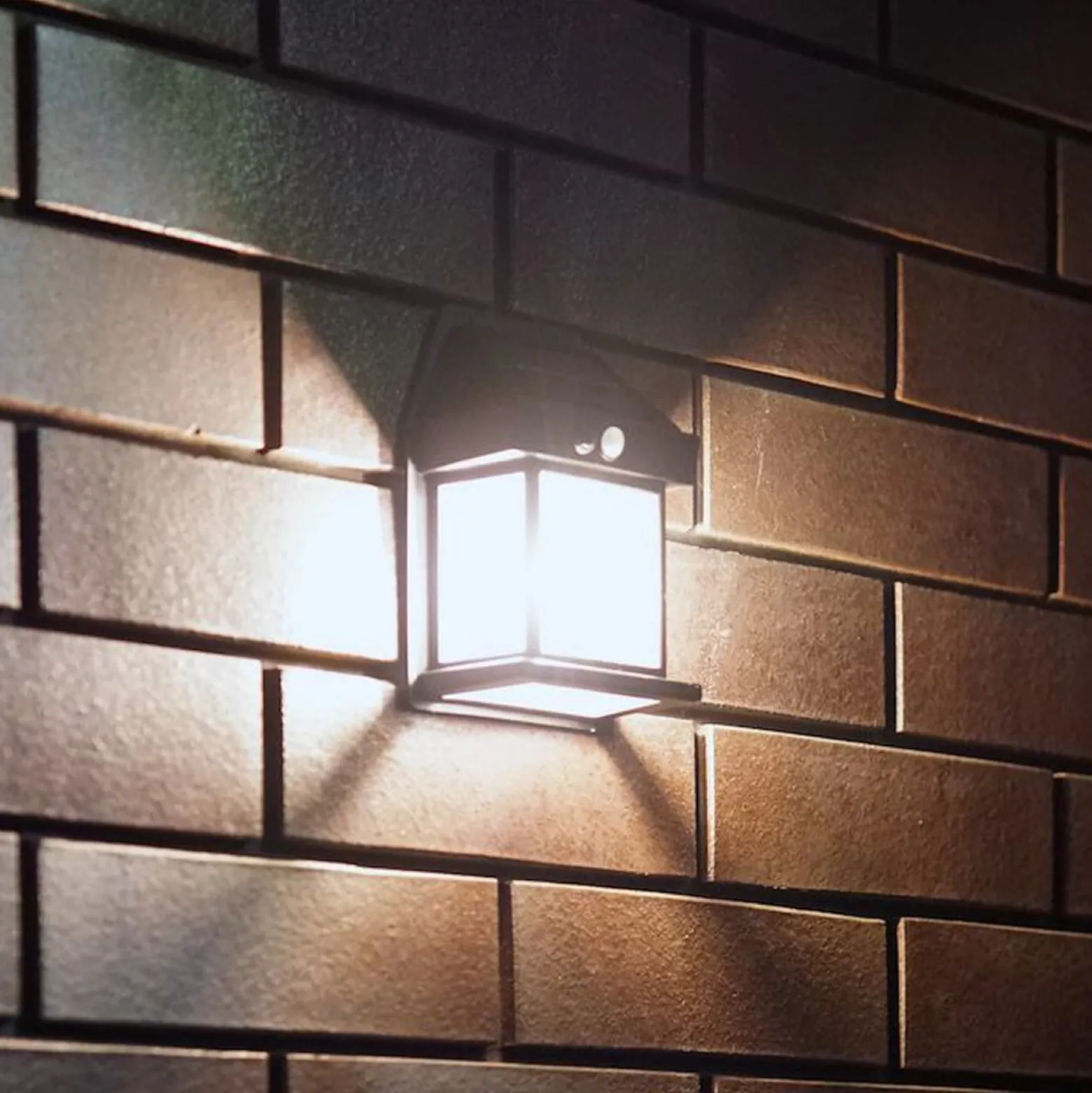 LED-Solar-Außenwandleuchte Filo, Kunststoff, schwarz, IP44