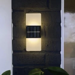 LED-Solar-Außenwandleuchte Wally, 20x8 cm weiß gefrostet CCT