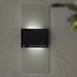 LED-Solar-Außenwandleuchte Wally, 20x8 cm weiß gefrostet CCT
