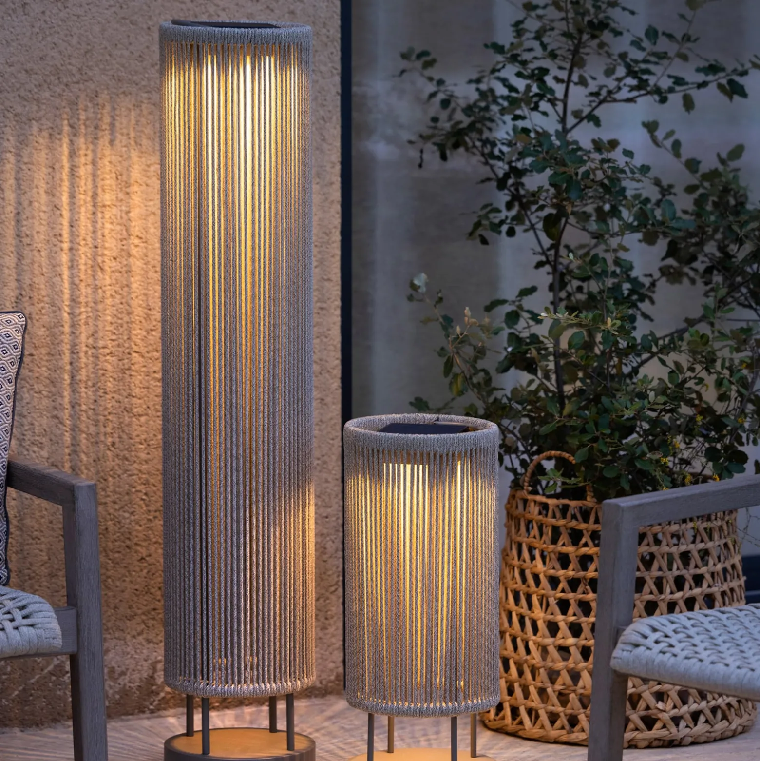 LED-Solar-Bodenleuchte Rop&Strip Höhe 120cm, 3.000 K, 500 lm