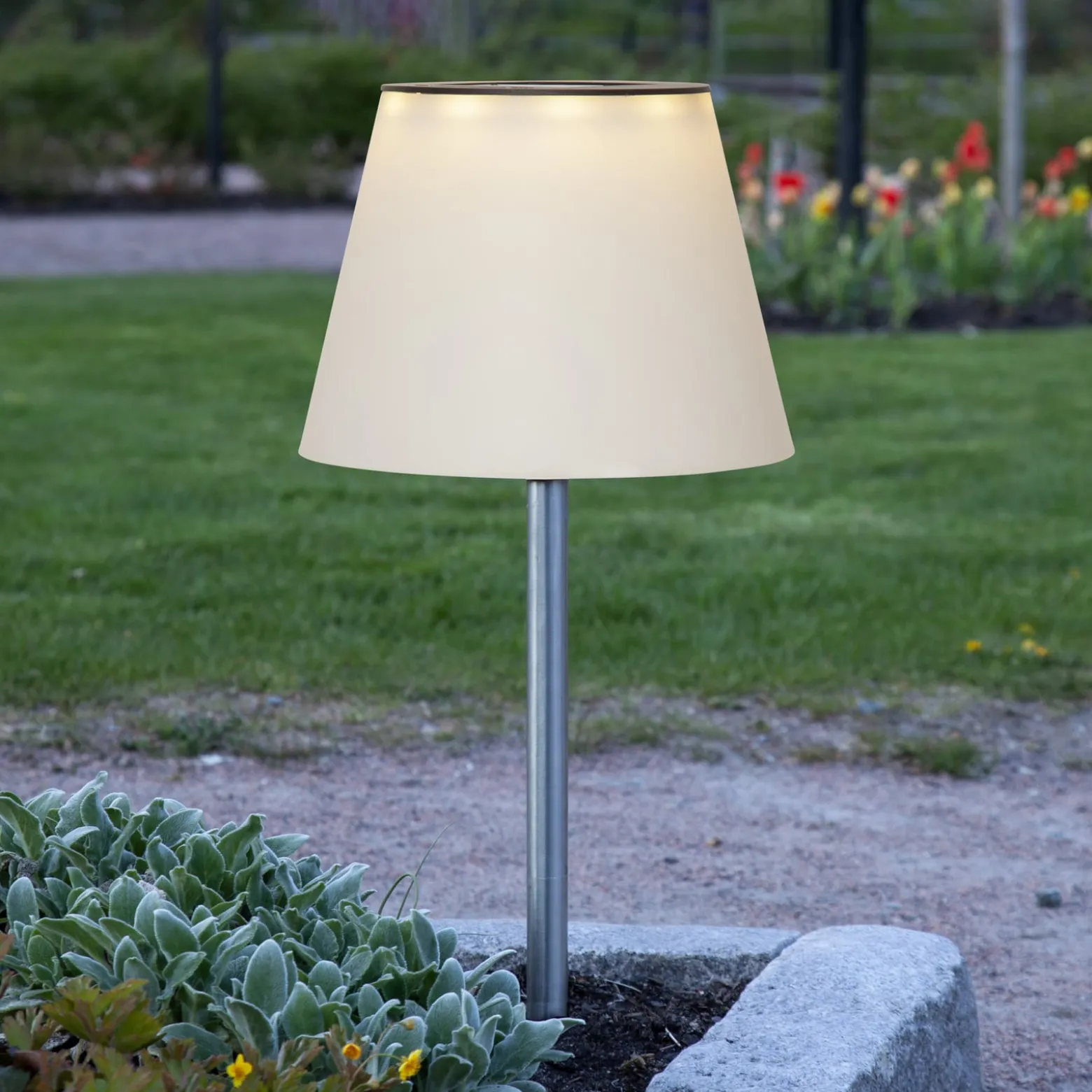 LED-Solar-Erdspießleuchte Solini, weiß/silber, Höhe 90 cm