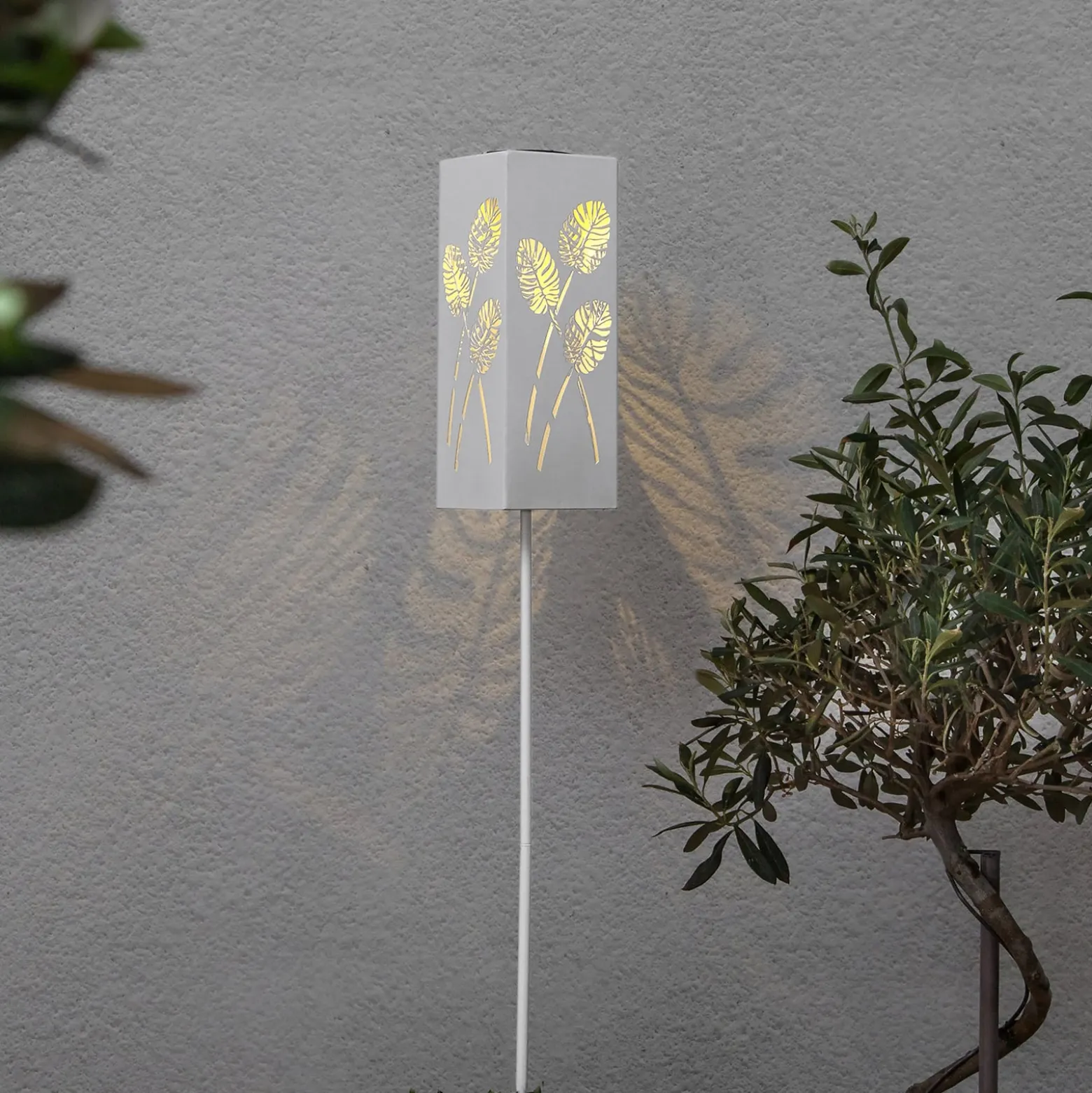 LED-Solarlampe Albaleaf, 2 Nutzungsmöglichkeiten