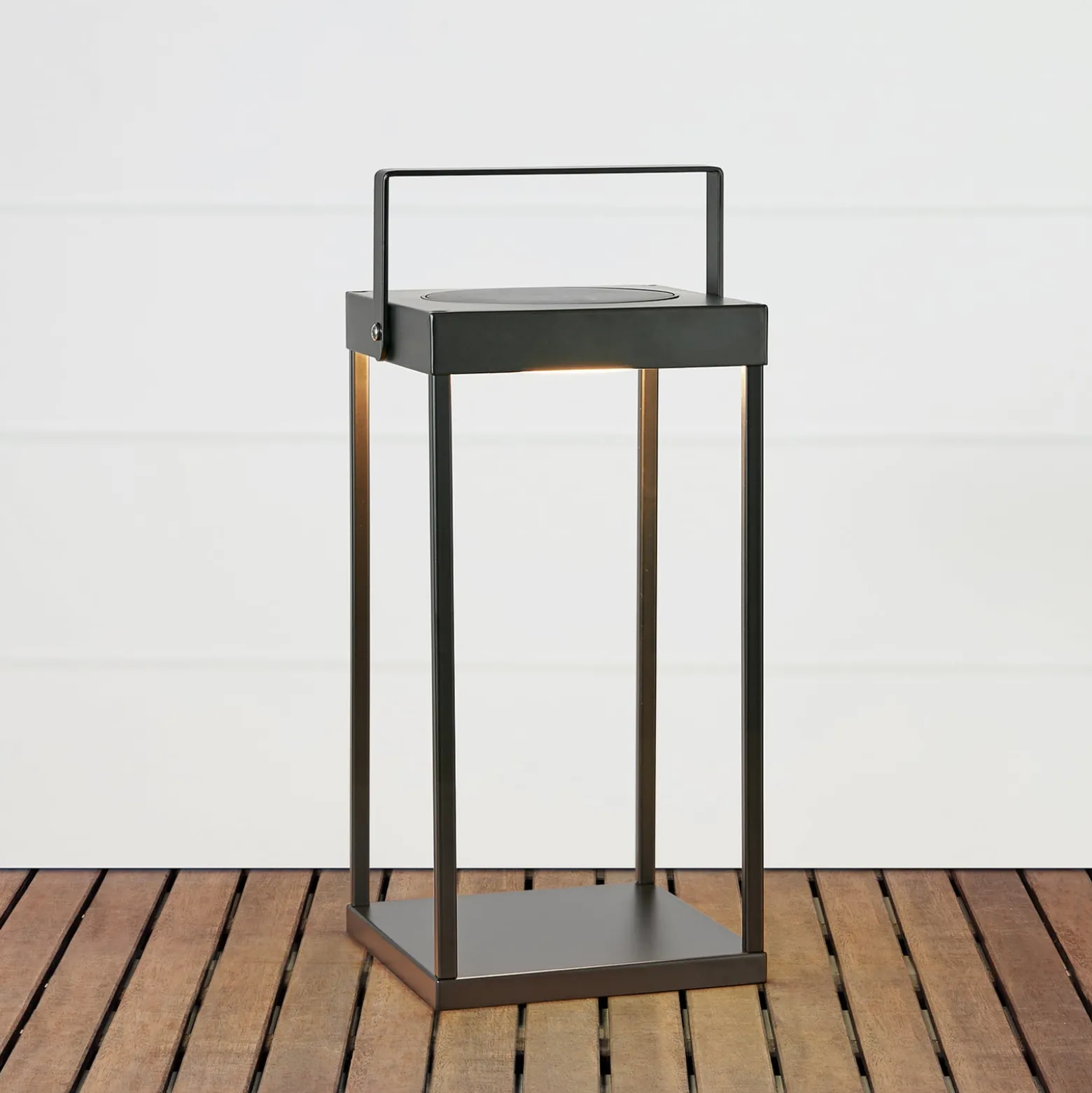 LED-Solarlaterne Pure, schwarz, USB, Metall, Höhe 42 cm