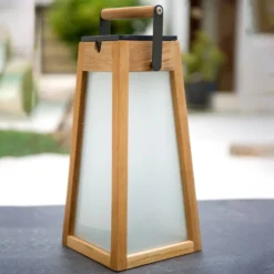 LED-Solarlaterne Tecka, Teakholz natur, 39 cm