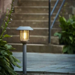 LED-Solarleuchte Filip in Graphit mit Erdspieß