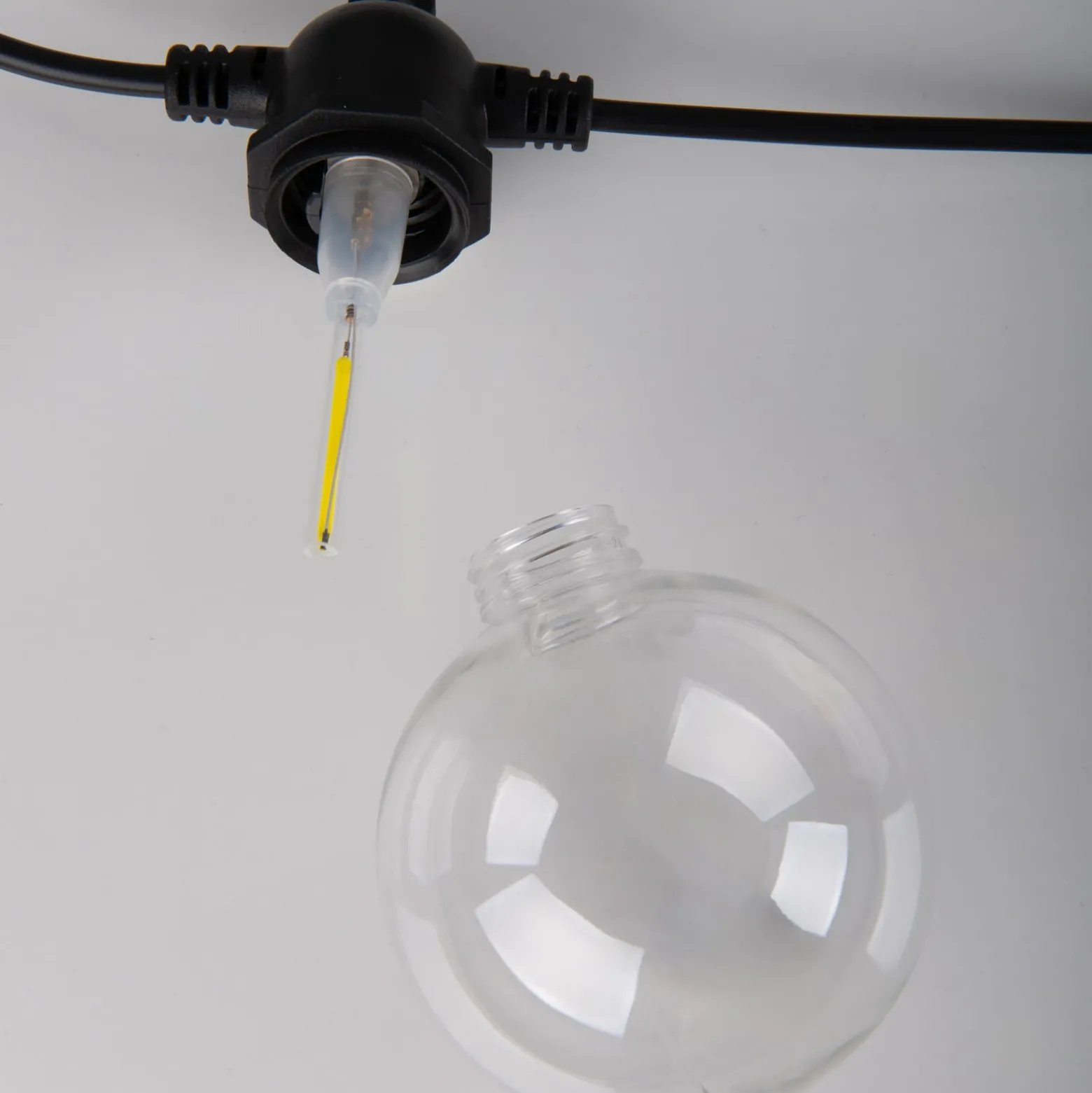 LED-Solar-Lichterkette CADENA, 2.500 K, schwarz 10-flg. 5 m