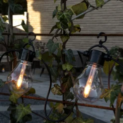 LED-Solar-Lichterkette Party, 4,2W, bernstein, IP44, 1800K
