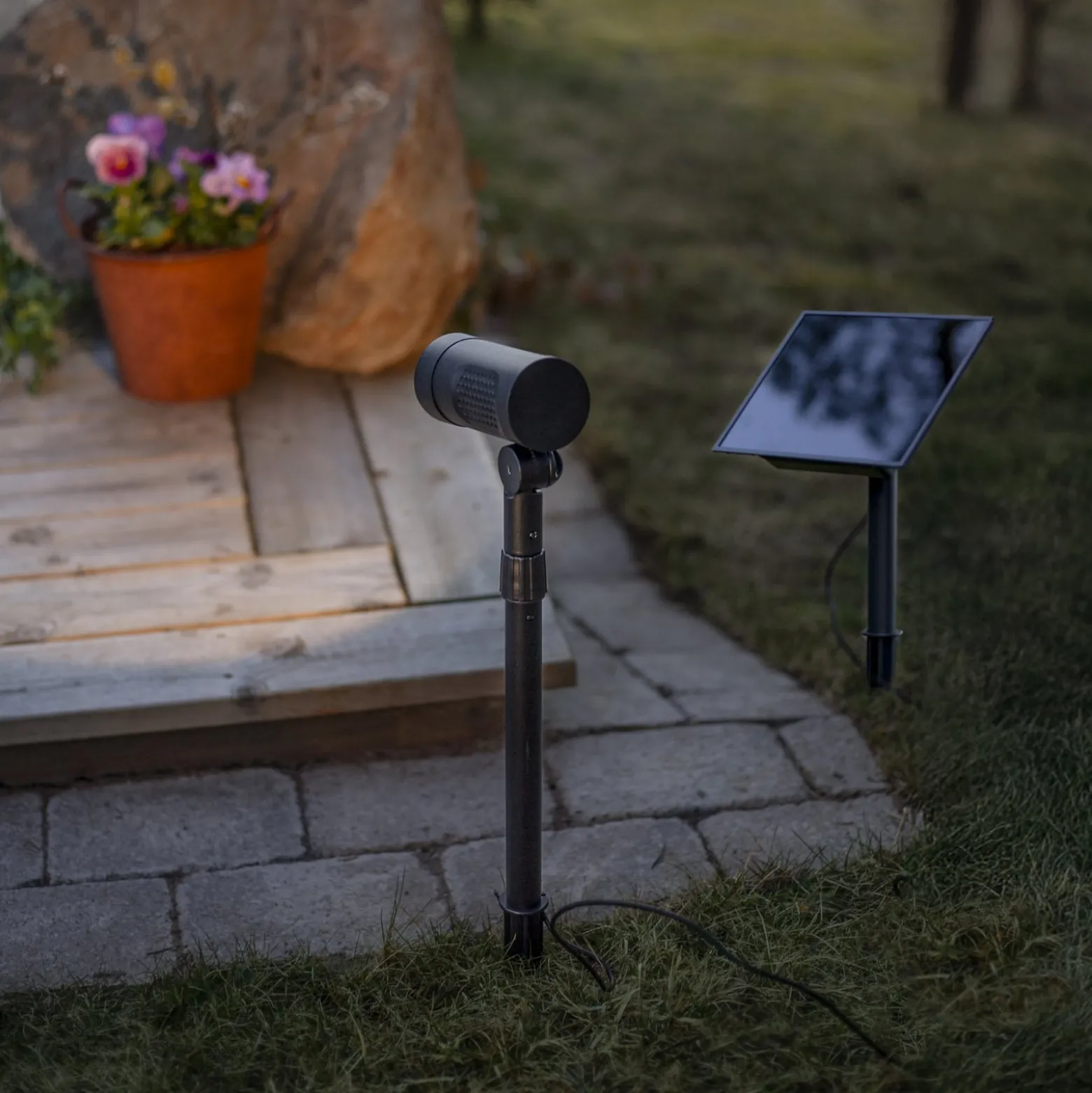 LED-Solar-Spot Powerspot 53cm, 250lm, schwarz, Erdspieß