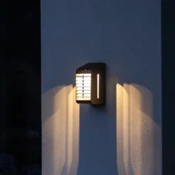 LED-Solarwandleuchte Corner mit Sensor, grau