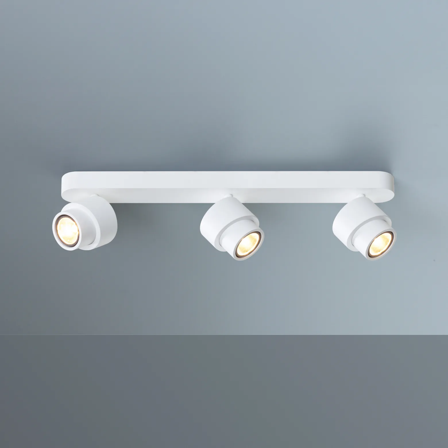 LED-Strahler BRUSH, weiß, 50 cm, 3-flg. Metall, dim, 2.700 K