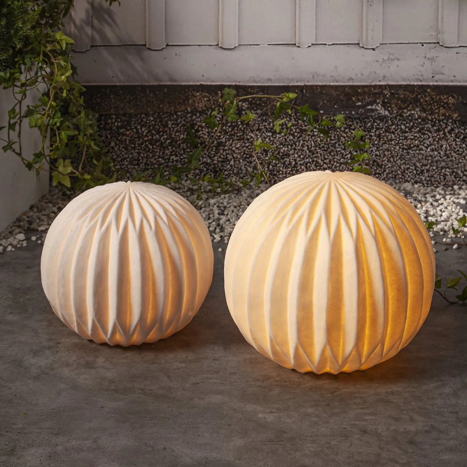 LED-Terrassenleuchte Sandy, Ø 30 cm weiß Kunststoff Batterie