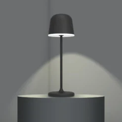 LED-Tischleuchte Mannera mit Akku, schwarz