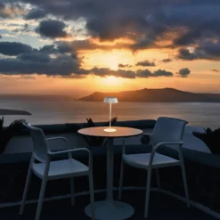 LED-Tischleuchte Relax mit Fuß, weiß, akkubetrieben, IP54