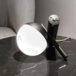 LED-Tischleuchte Rossini, schwarz, Aluminium, PMMA, Dimmer