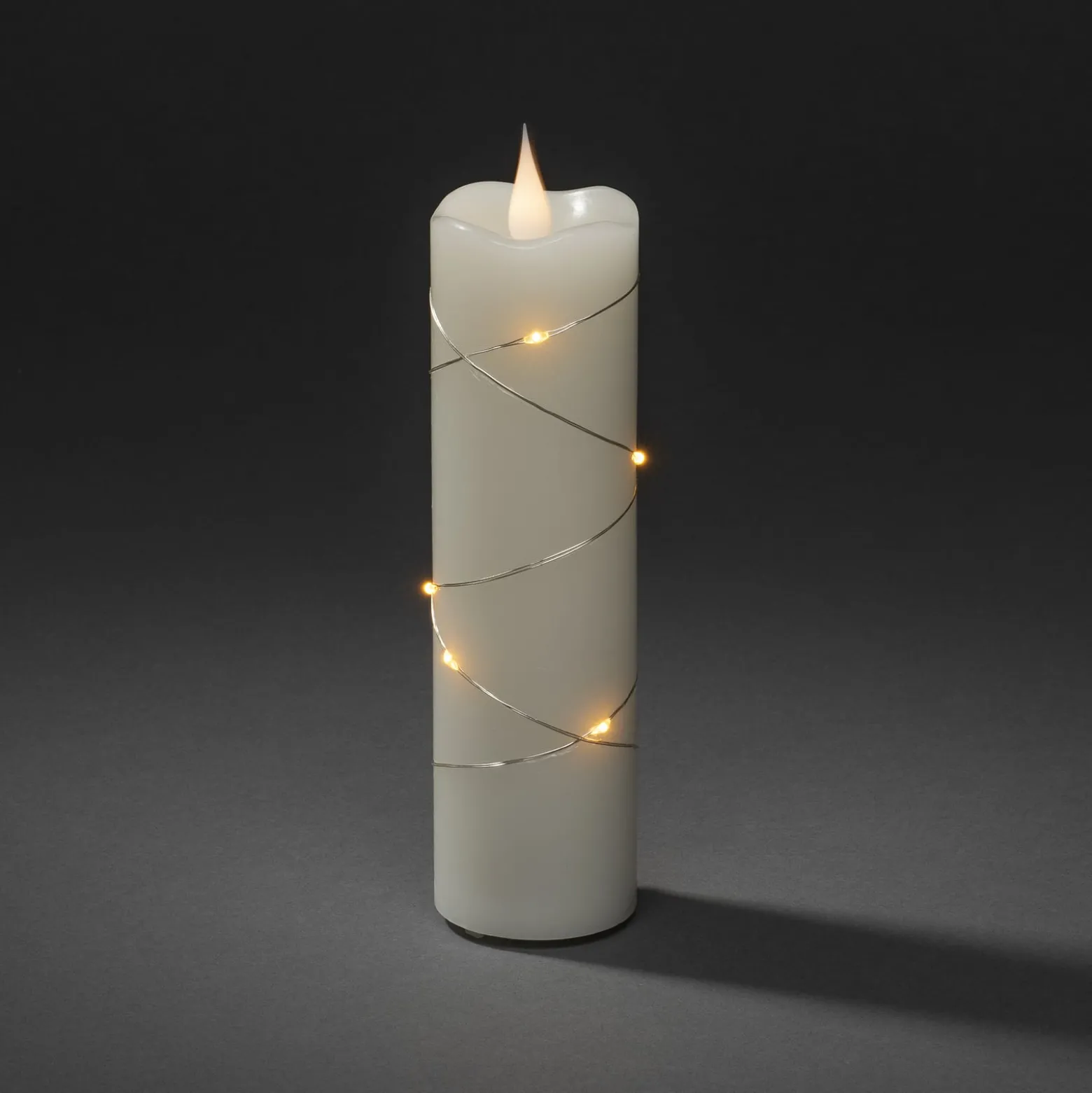 LED-Wachskerze creme Lichtfarbe Bernstein 17,8 cm