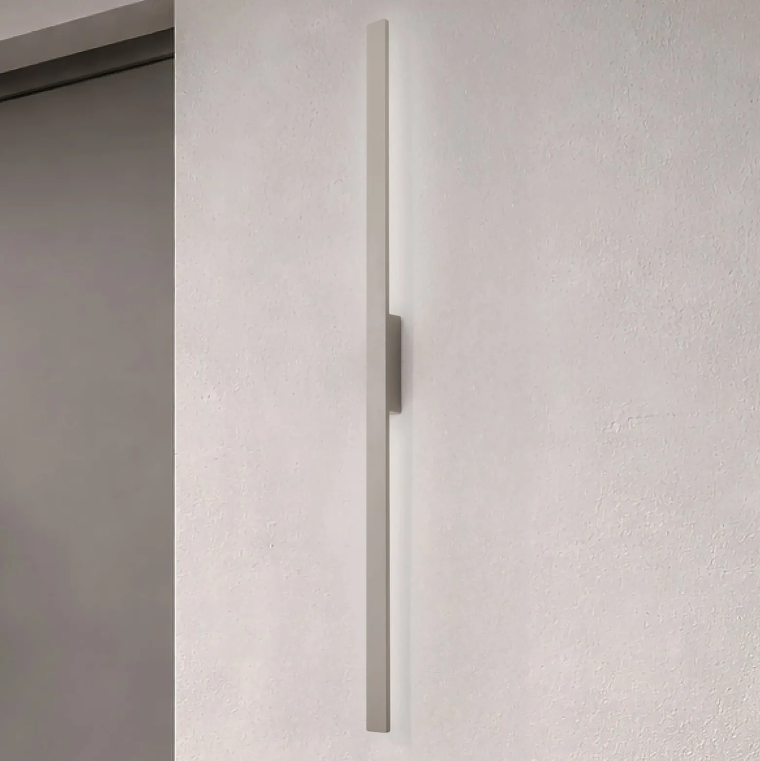 LED-Wandleuchte Demi L, sand, Aluminium, Höhe 144 cm, IP54