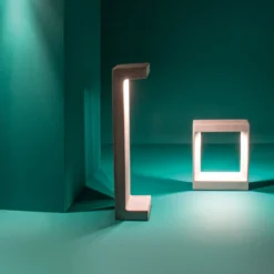 LED-Wegeleuchte E192 aus Beton, Höhe 70 cm