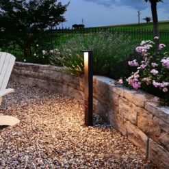 LED-Wegeleuchte Lerna, Höhe 100 cm, CCT, grau, Steckdosen