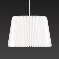 LE KLINT Snowdrop M - Pendellampe aus Kunststoff