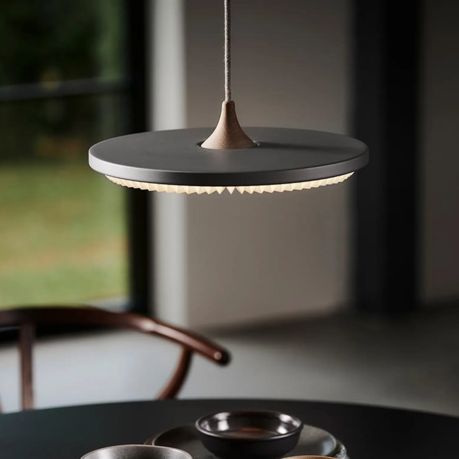 LE KLINT Soleil LED-Hängelampe hellgrau Ø50cm