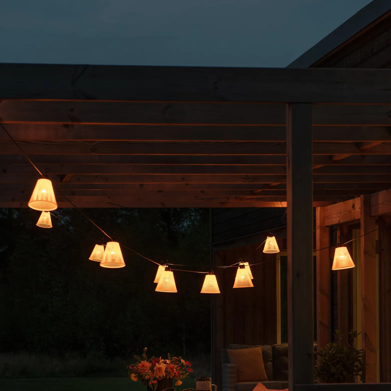 Lichterkette Biergarten Basis-Set mit Schirm gelb