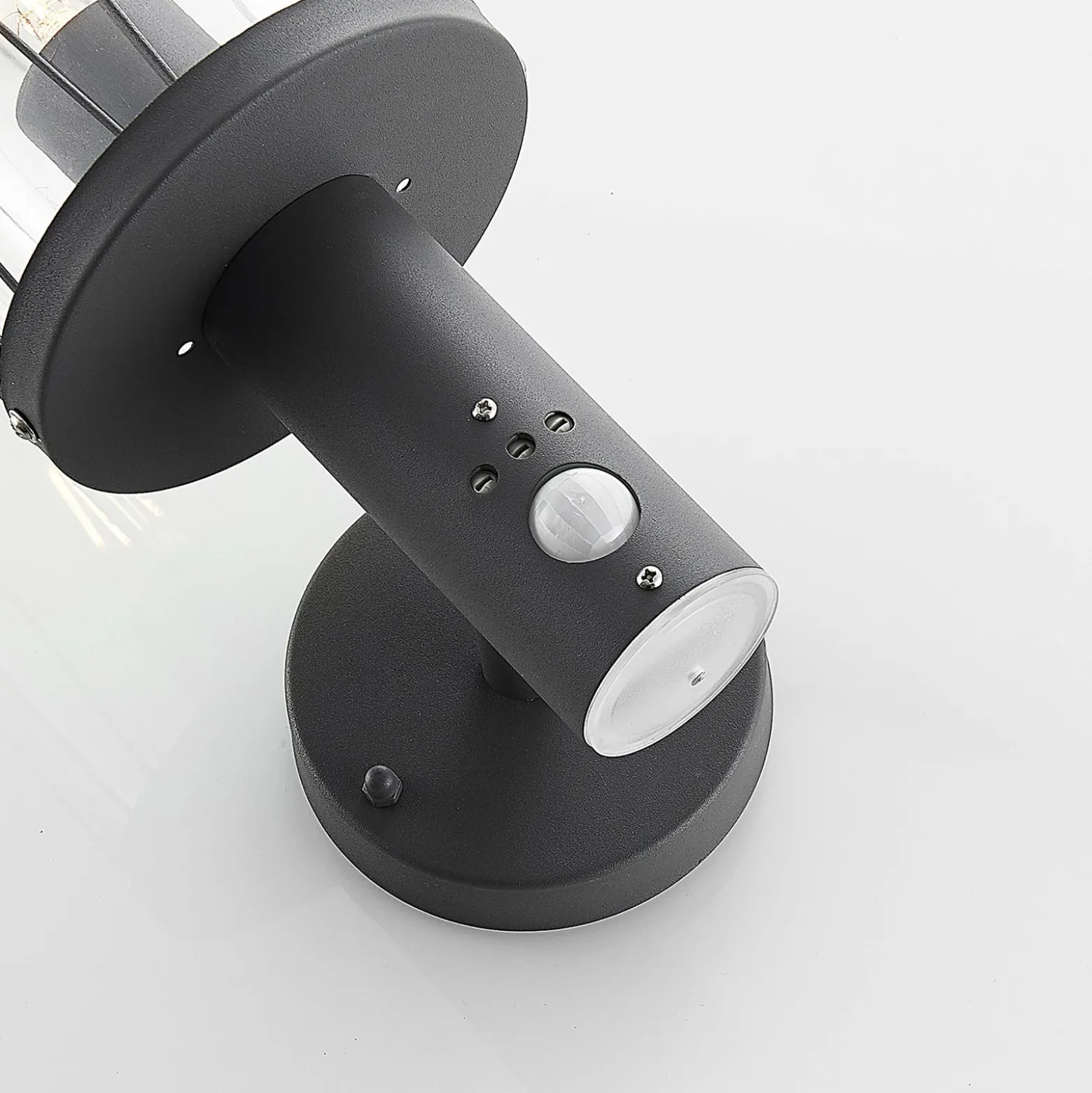 Lindby Außenwandlampe Yonan, Höhe 34 cm, anthrazit, Sensor