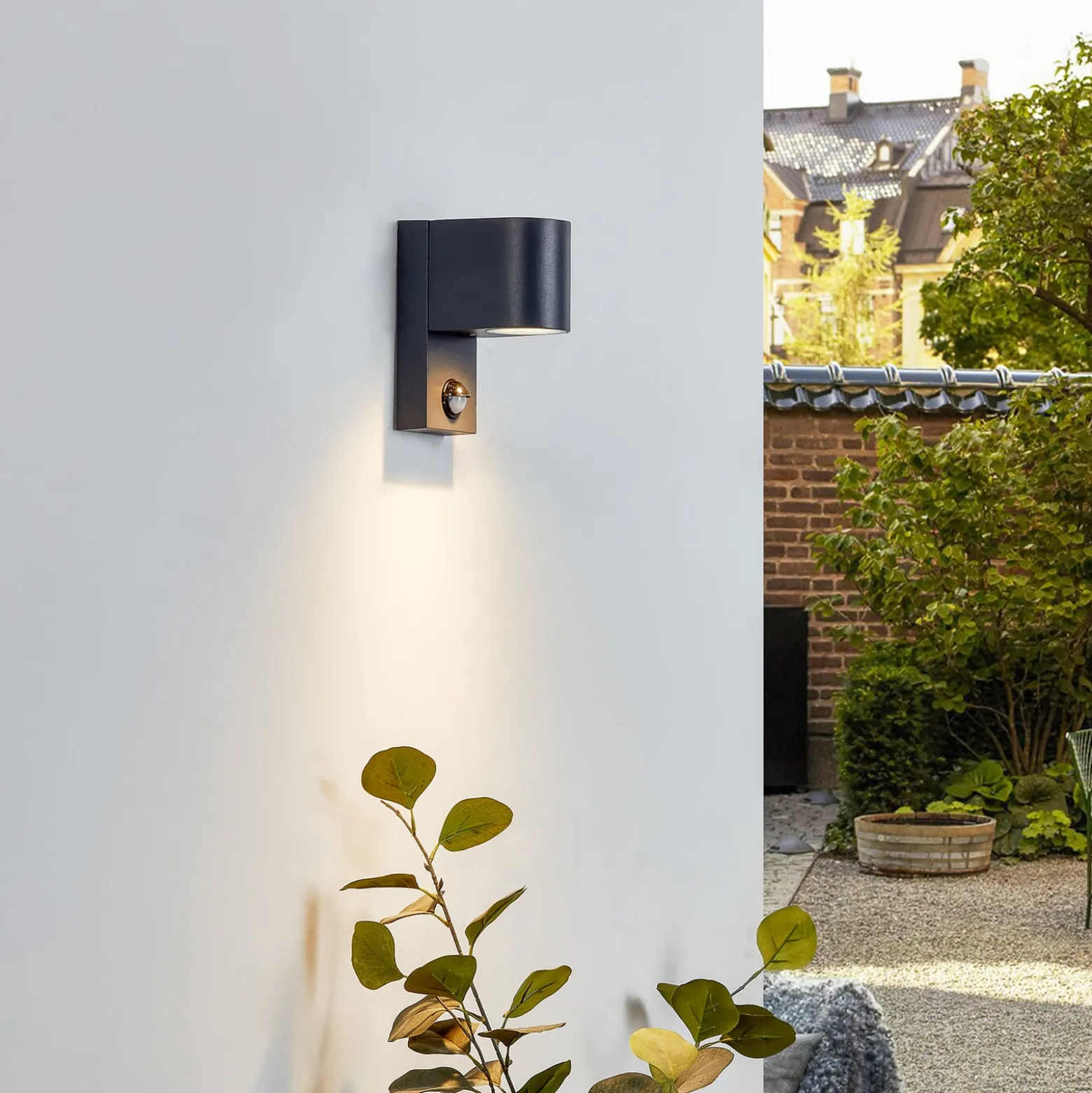 Lindby Außenwandleuchte Gelso, Alu, 15 cm, GU10, Sensor