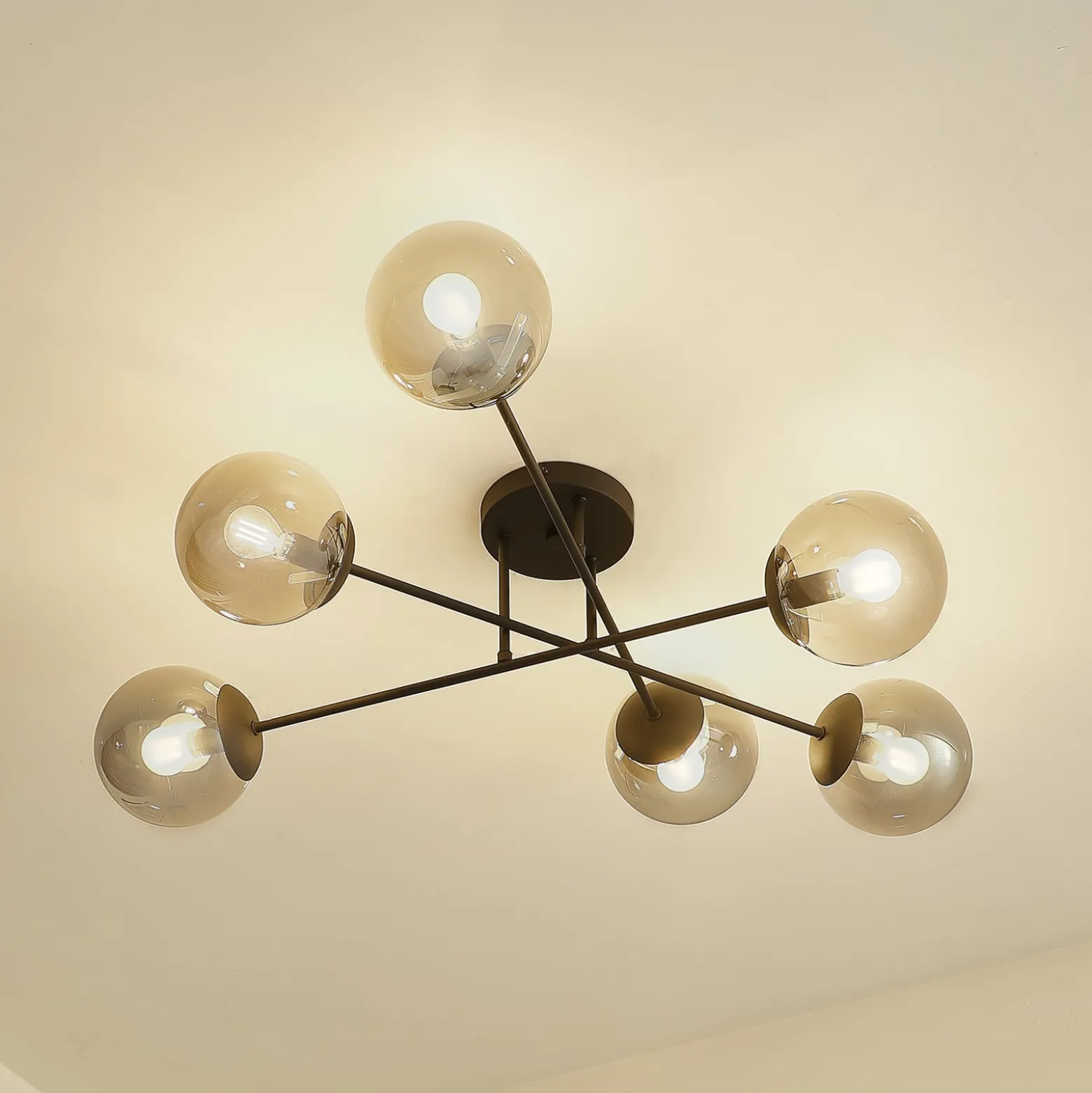 Lindby Deckenleuchte Isamer, rauchgrau, Ø 80 cm, Kugel