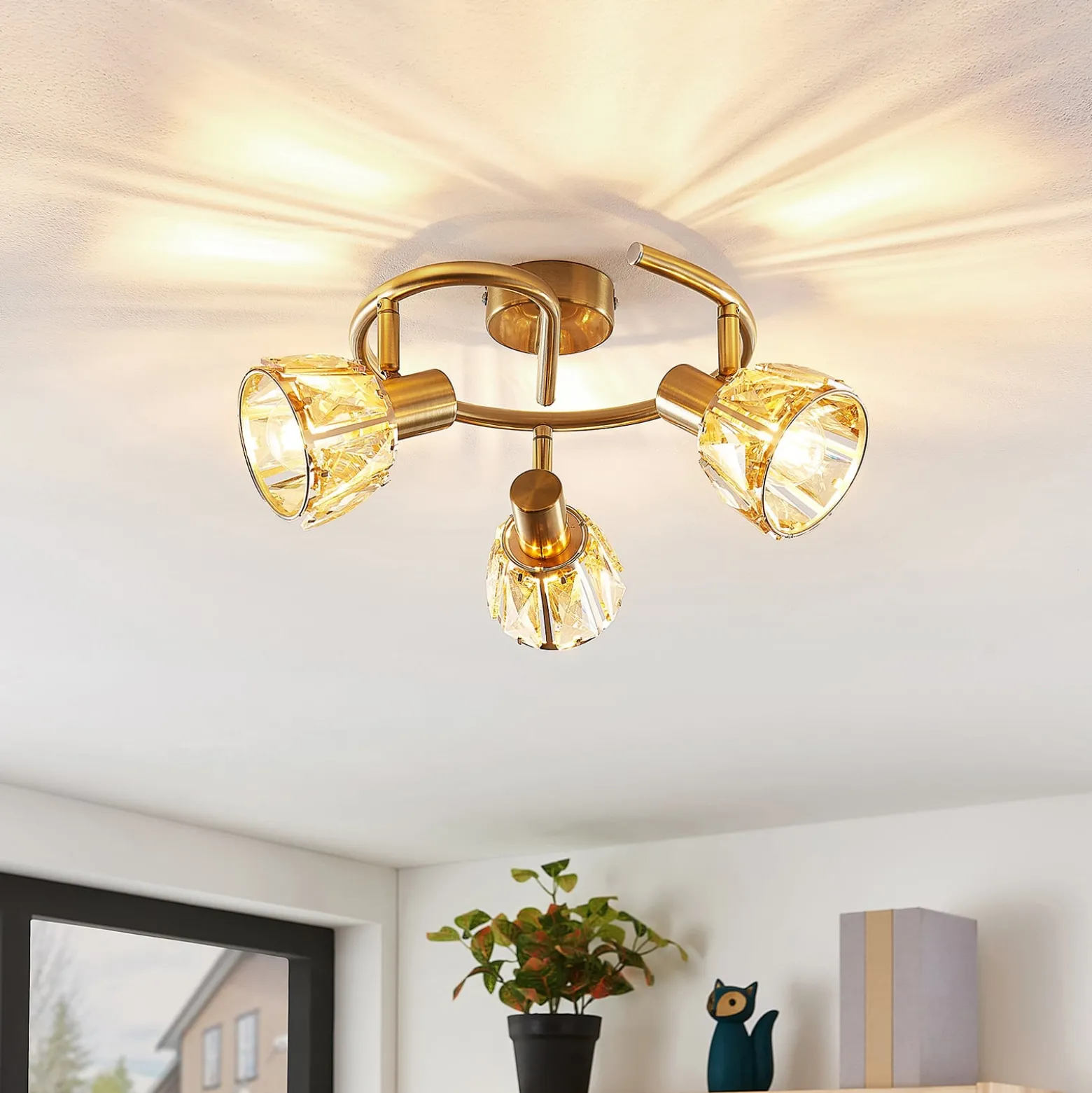 Lindby Deckenleuchte Kosta, 47 cm, 3-flg., messingfarben