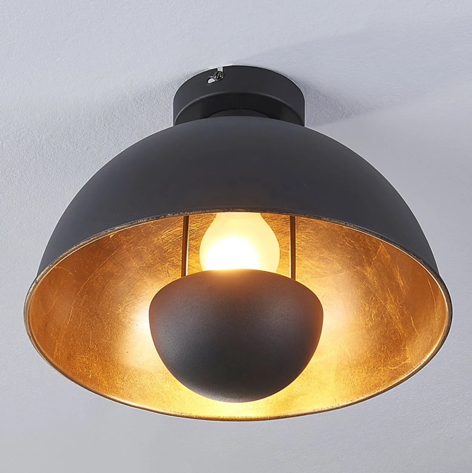 Lindby Deckenleuchte Lya, Ø 31 cm, schwarz-gold, Metall, E27