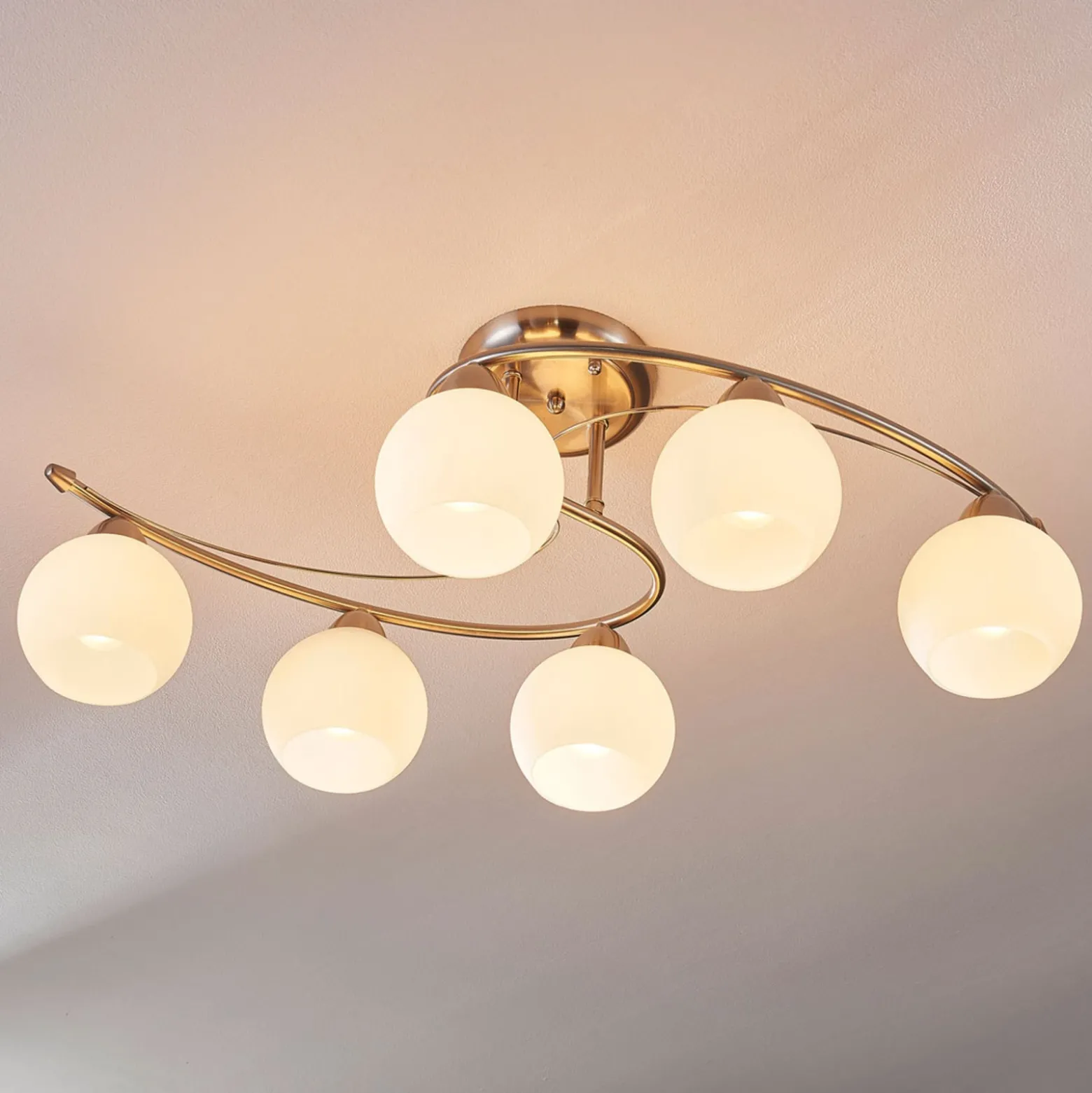 Lindby Deckenleuchte Svean, 6-flg., weiß, Glas, Länge 75cm