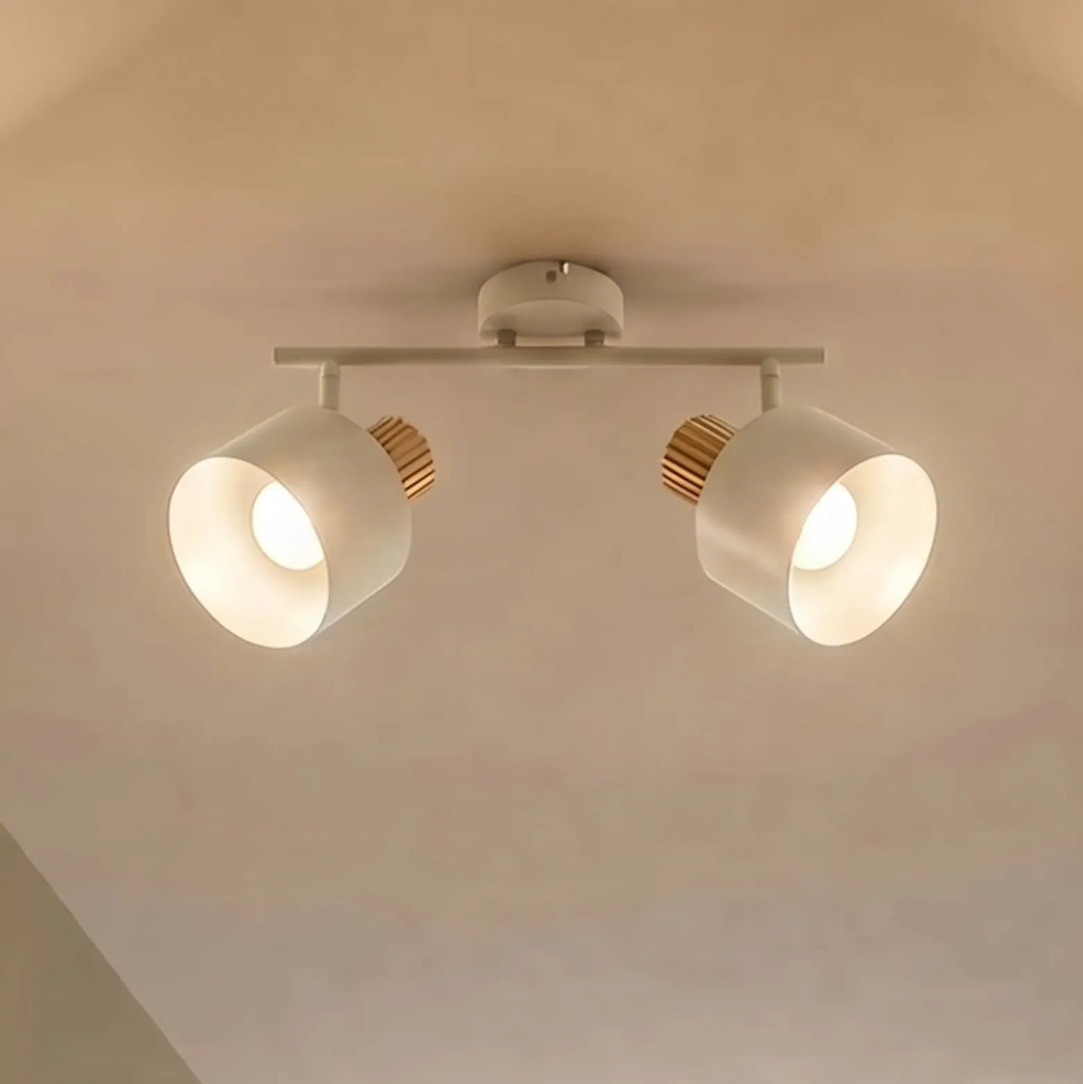 Lindby Deckenstrahler Lenja, 2-flammig, beige, E14, Metall