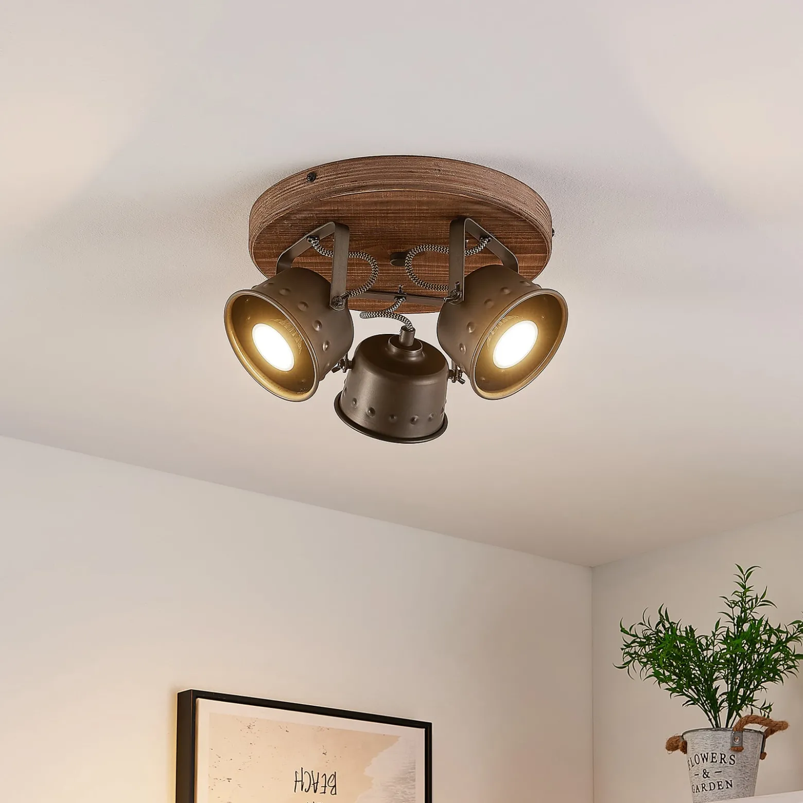 Lindby Deckenstrahler Rubinjo, Ø 31 cm, 3-flg., Holz, GU10