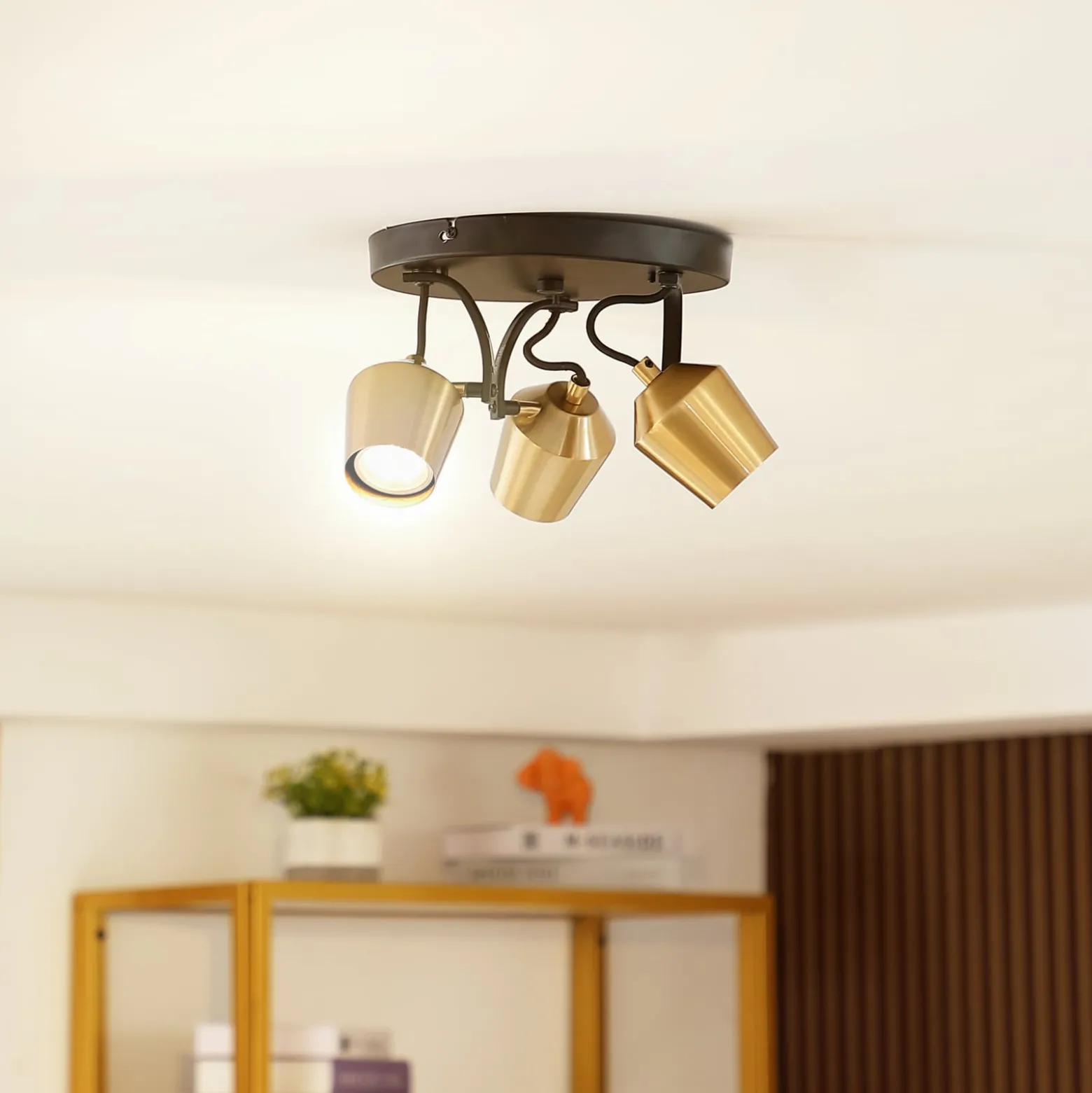 Lindby Deckenstrahler Sylveria, 3-flg., schwarz/gold, Eisen