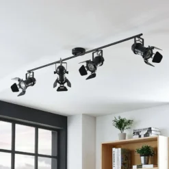 Lindby Deckenstrahler Tilen, 4-flg., schwarz, Metall, 125cm