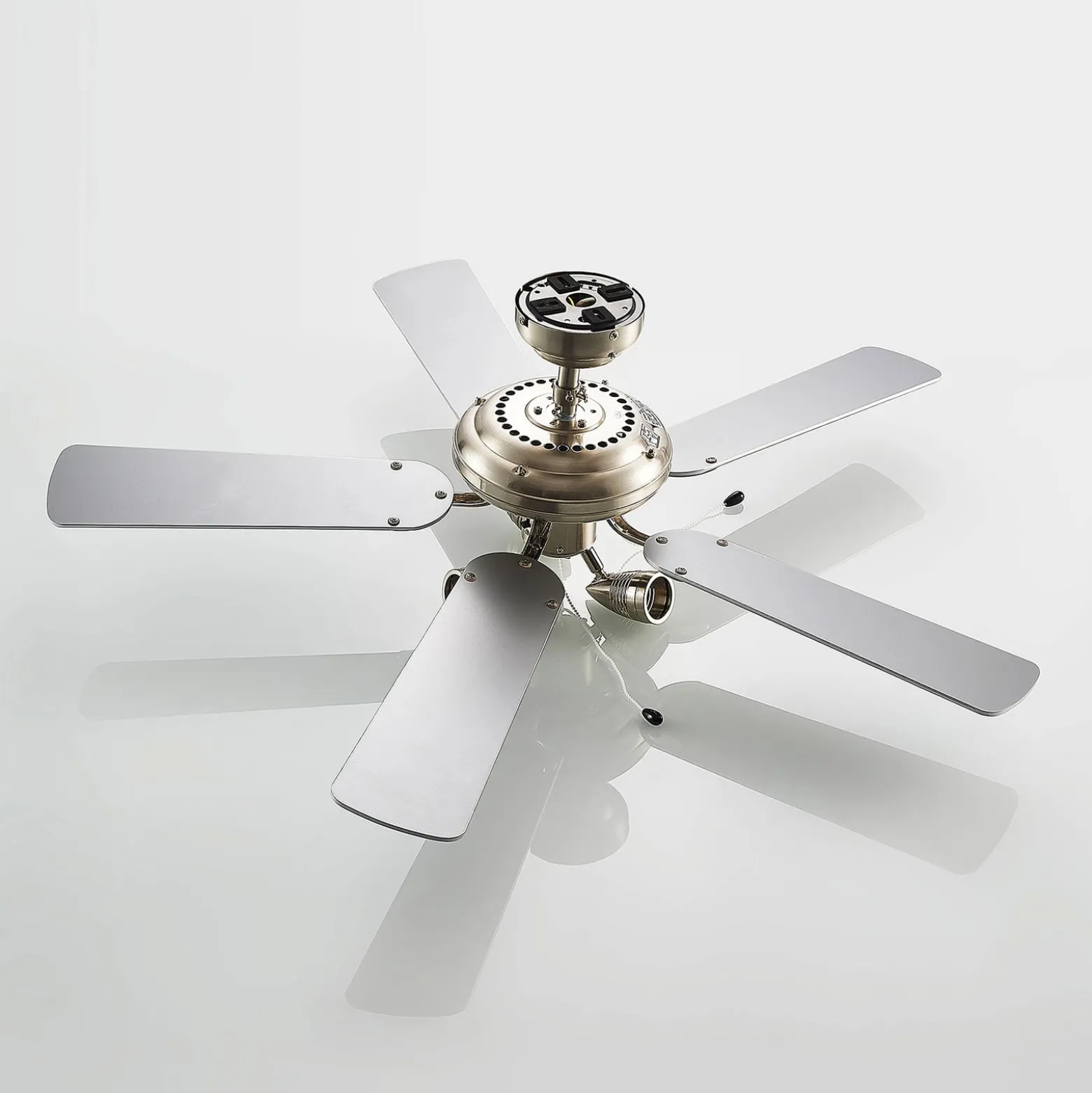Lindby Deckenventilator mit Licht Anariki, leise, silber