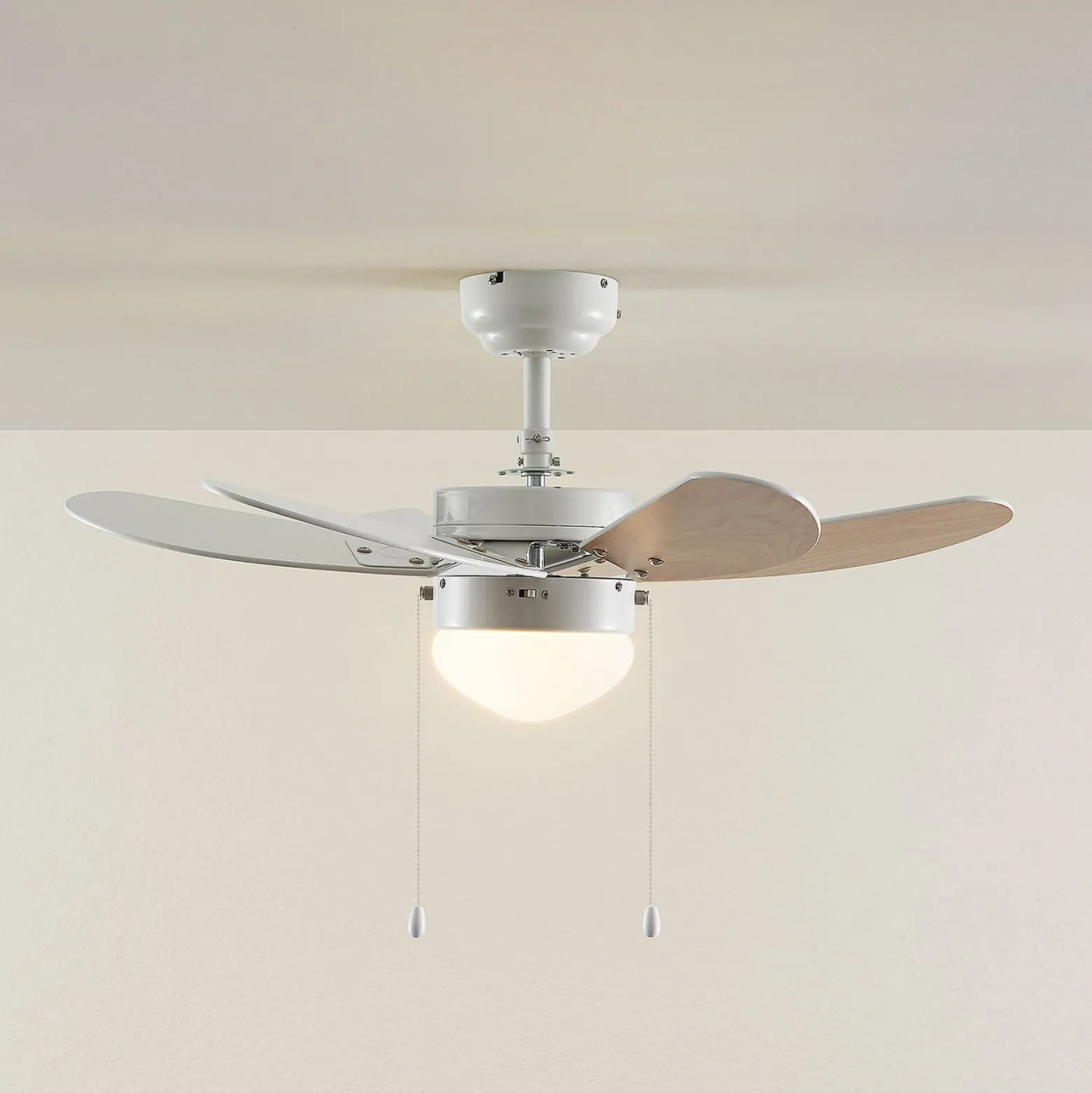 Lindby Deckenventilator mit Licht Minja, weiß, leise, Ø 80cm