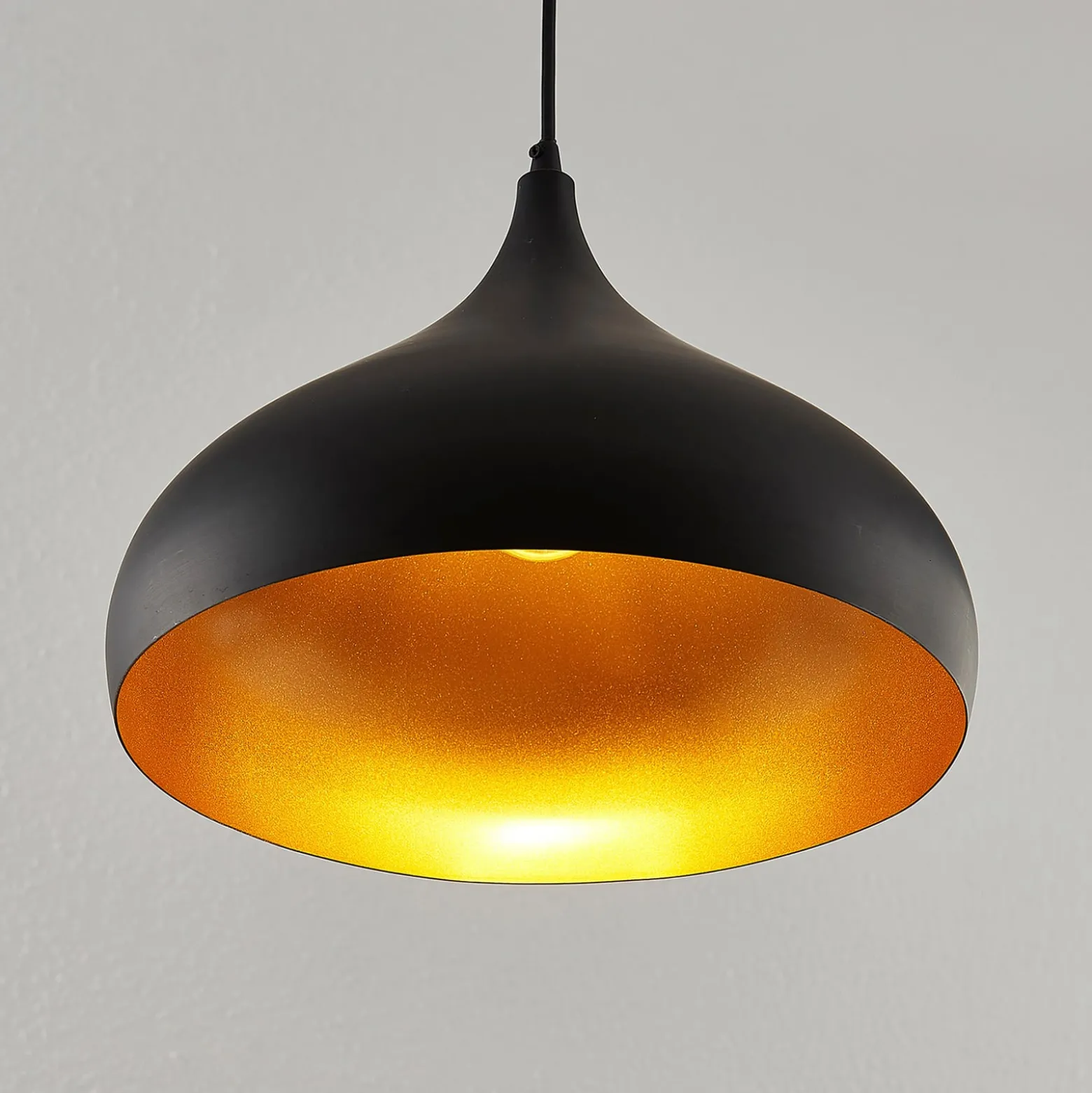 Lindby Hängelampe Ritana, 2er-Set, schwarz-gold, Metall, E27