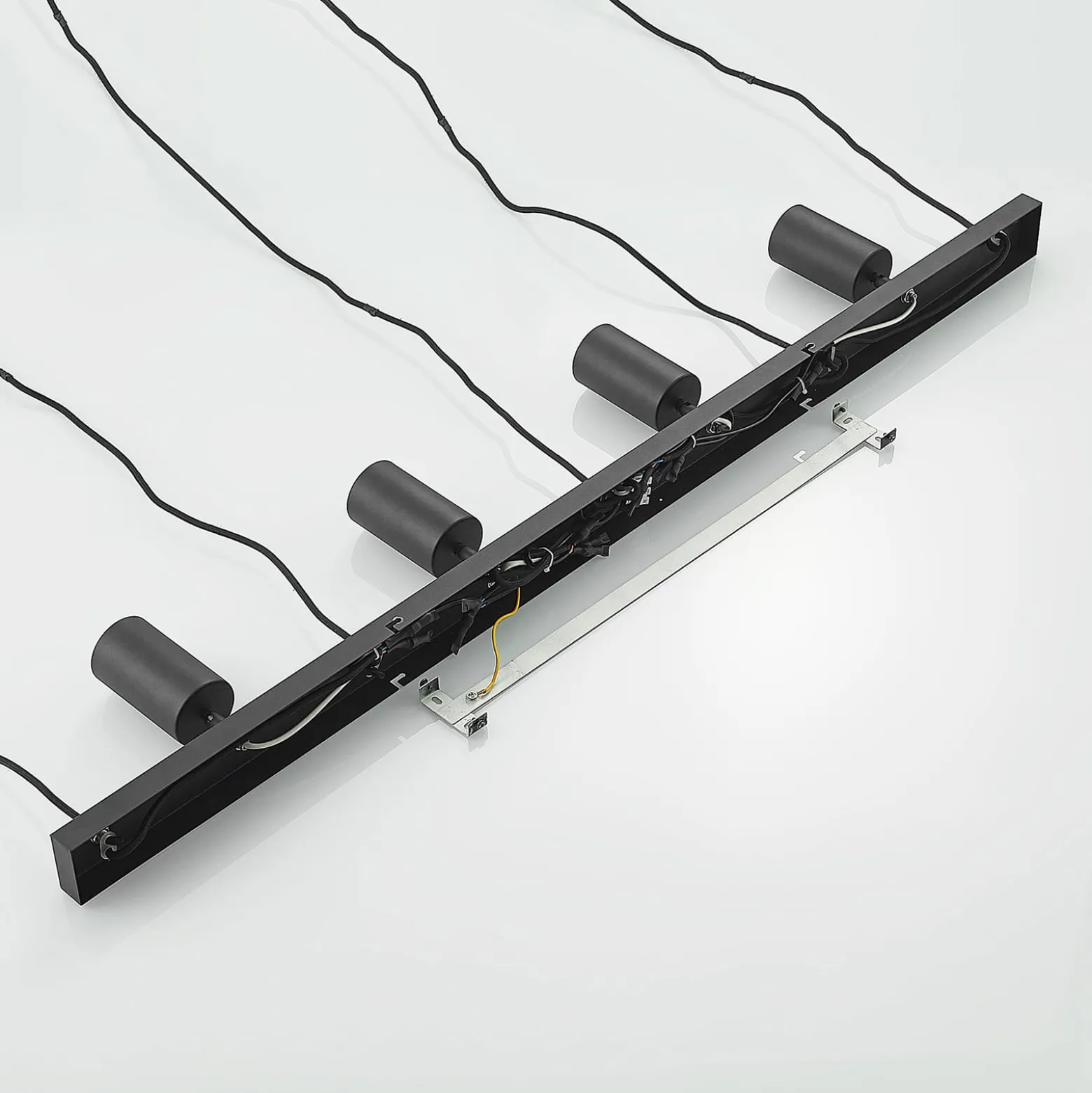 Lindby Hängeleuchte Sanad, 116 cm, 9-flg., schwarz, GU10