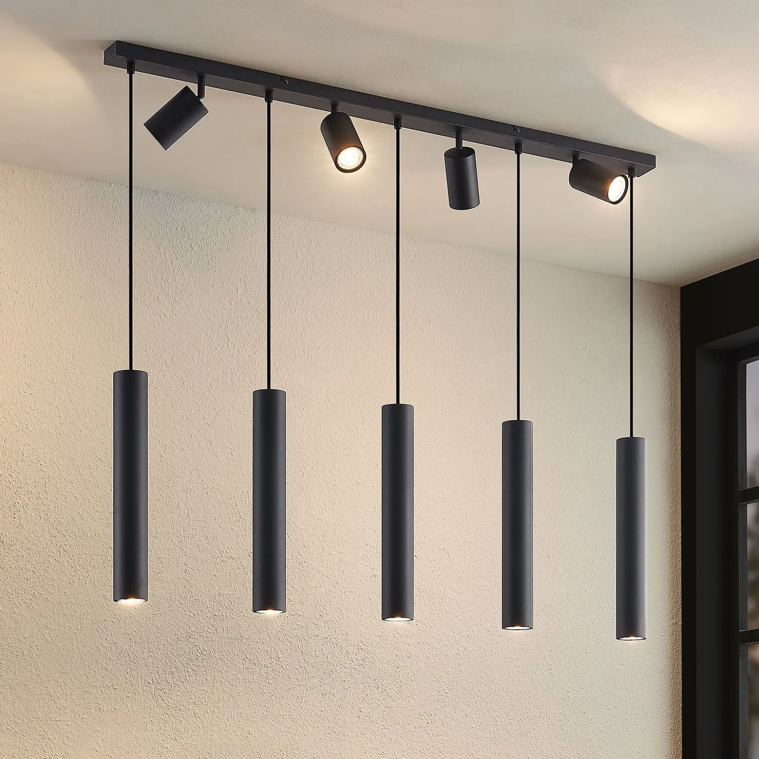 Lindby Hängeleuchte Sanad, 116 cm, 9-flg., schwarz, GU10